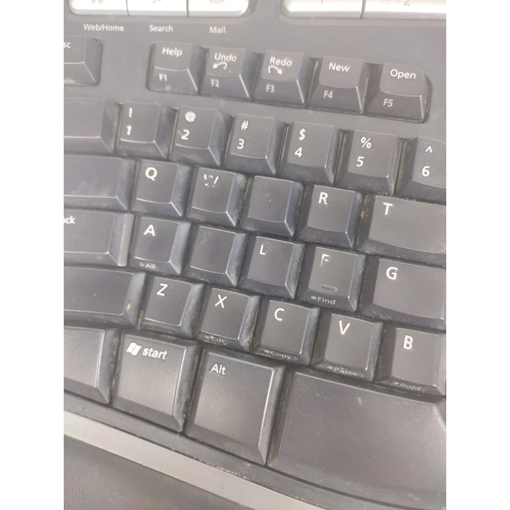 Microsoft Natural Ergonomic Computer Keyboard 4000 Black and Silver V 1.0 Tested